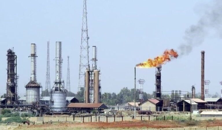 النفط يهبط بأكثر من 13% بعد إعلان ترامب تأجيل قصف بنية الطاقة الإيرانية