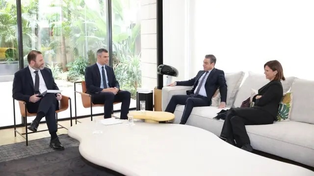 وفد من “الوطني الحر” عرض مع النائبين فرنجيه وطوق للاوضاع وسلمهما مقترح حماية لبنان