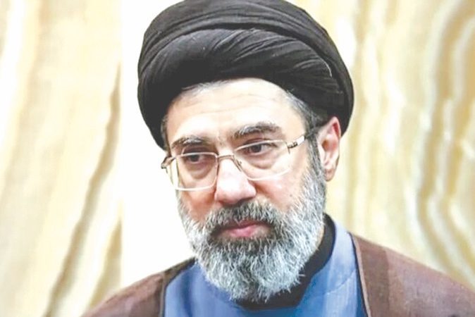 التايمز» مجتبى خامنئي يعالج في قم ولا يزال في حالة غيبوبة