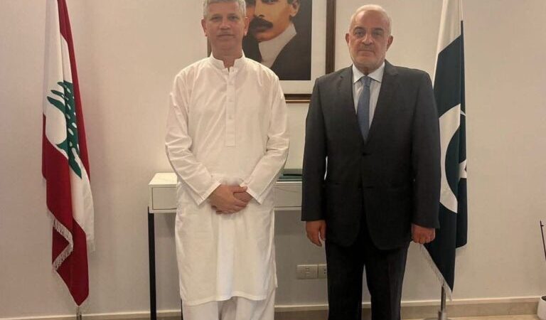 أسعد الحريري اتصل بسفير باكستان