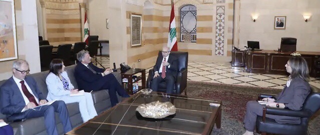 سفيرا الدانمارك وبلجيكا والقائم بأعمال هولندا في السرايا مؤكدين دعم الحكومة وسلام بحث مع ممثل الرئيس الفلسطيني في أوضاع المخيمات