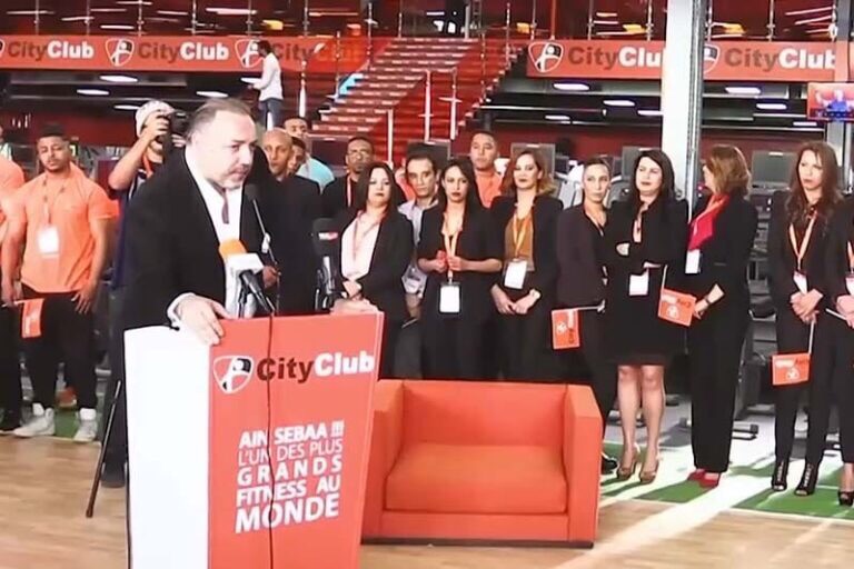 من بينها ممارسة الجنس على العاملات والاتجار بالبشر ، مالك نوادي سيتي كلوب يواجه تهما خطيرة وهذا رده عليها