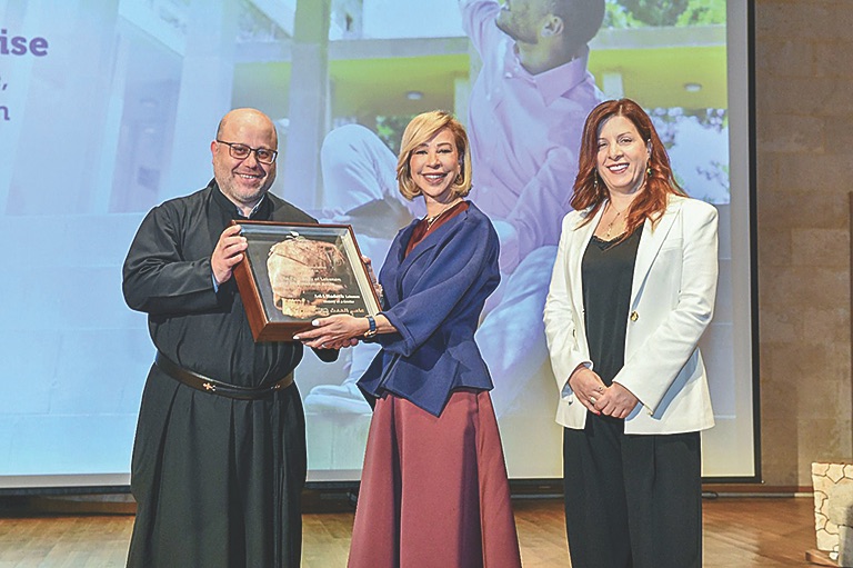 اللبنانية الأولى تفتتح منتدى التعليم في جامعة الروح القدس – الكسليك: السيدة عون : إذا أردنا دولة قويّة علينا أن نكون مجتمعًا مسؤولاً ومتماسكًا والصمود وحده لا يكفي بل علينا أن نبني وطنًا معًا تحت سقف الدولة وتحت علم واحد