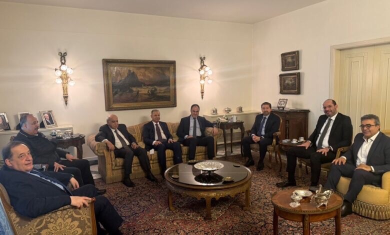 “تكتل التوافق الوطني” يستقبل وفد “التيار الوطني الحر” وتأكيد على التنسيق وصون الاستقرار الوطن