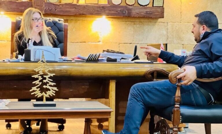 محافظ الشمال بالوكالة ناقشت مع رئيس بلدية وادي النحلة مشكلة مكب النفايات في الفوار منطقة الكسارات