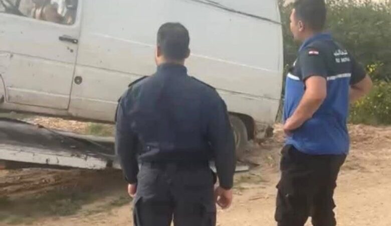 شرطة بلدية طرابلس صادرت وحجزت آلية ترمي نفايات من خارج المدينة على حدود القبة