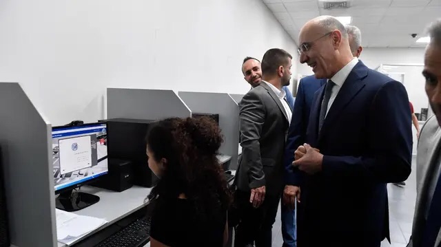 الحجار تفقّد مصلحة تسجيل السيارات في الدكوانة واعلن خطوات متقدمة في تطويرها: لا وساطات في المعاملات ومحاسبة صارمة لأي تجاوز