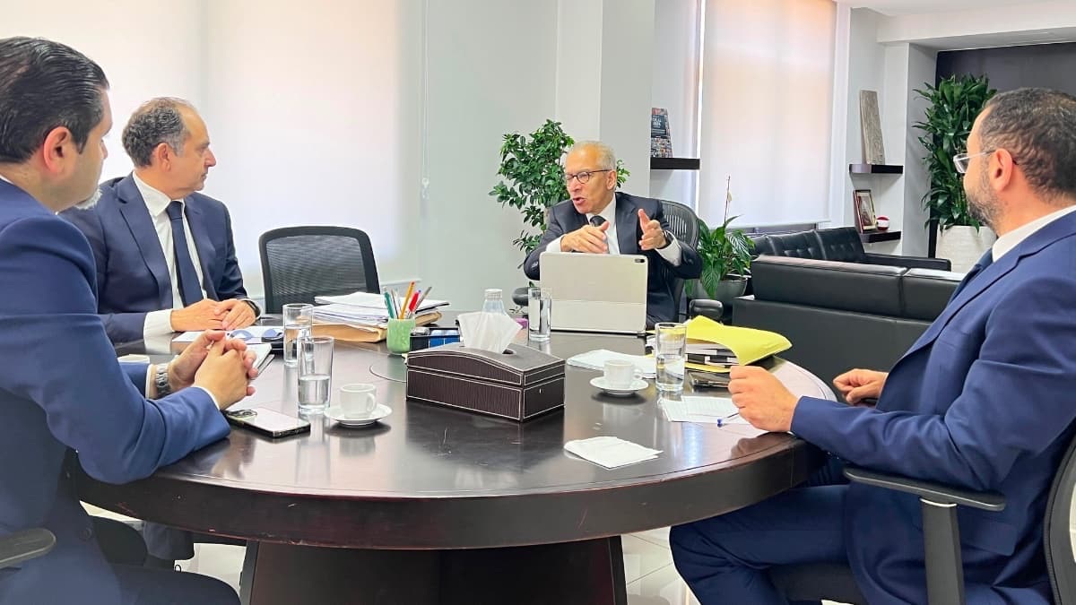 سلسلة لقاءات لوزير الاقتصاد حول الإصلاحات المالية ومرفأ بيروت وإنماء طرابلس