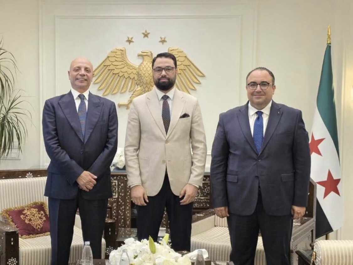هاشمية يبحث مع القائم بالأعمال السوري تعزيز التعاون