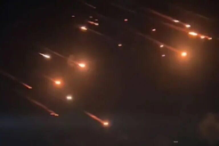 إيران تقصف إسرائيل&nbsp;