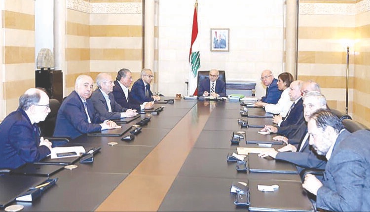 إجتماع وزاري في السراي بمشاركة الهيئات الاقتصادية والبستاني يعلن وقف تطبيق القانون