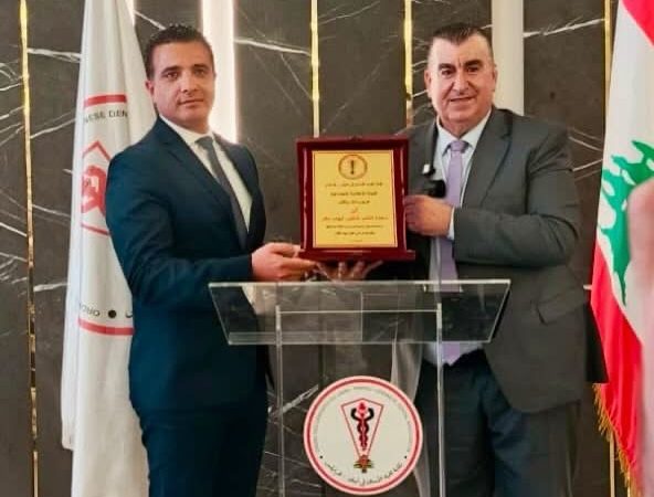 مطر يرعى لقاء أطباء الأسنان المتقاعدين في طرابلس ويتسلّم درعًا تكريمية: نتمسّك بدور الدولة والنقابات…