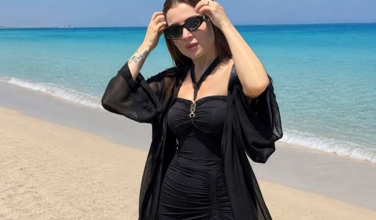 مي عز الدين تلفت الاهتمام في مصر بـ«براند بوركيني»