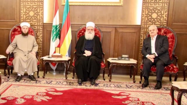 شيخ العقل تابع مع زوار قضايا إسلامية مشتركة