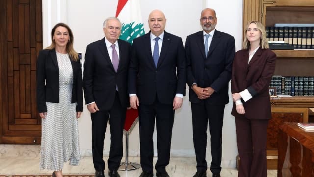 رئيس الجمهورية التقى المبعوث الأممي المعني بنزاع الشرق الاوسط: على المجتمع الدولي الضغط على اسرائيل كي تطبق مندرجات “صيغة الاطار”