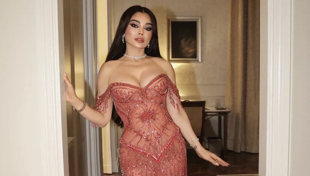 دعوى هيفاء وهبي ضد طبيب تجميل مستمرة في مصر
