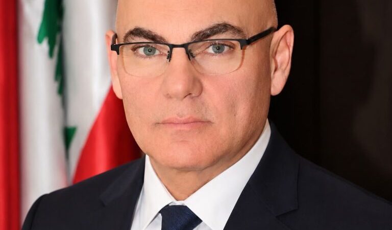 الدكتور يونس الحسن الوضع الصحي مقلقا وحق الإنسان في العلاج ليس ترفاً ويجب أن يكون متاحاً لكل مواطن