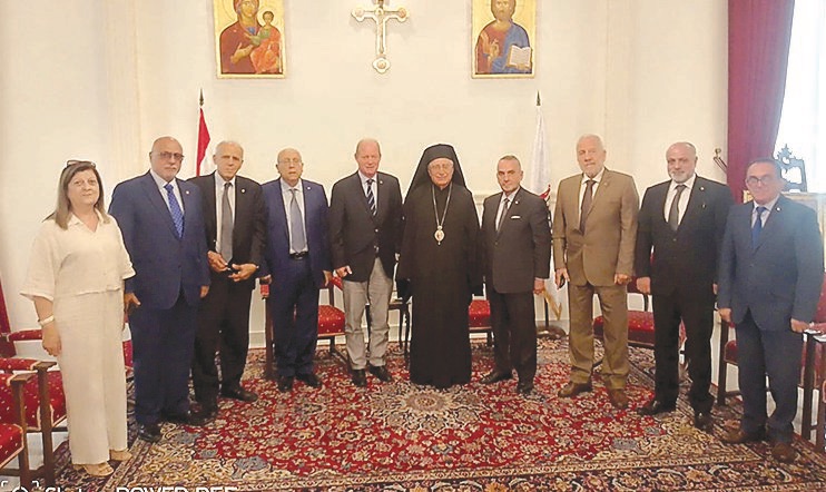 العبسي عرض التطوّرات مع زوّار