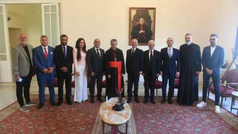 استقبل للبطريرك الماروني الكاردينال مار بشارة بطرس الراعي، في الصرح البطريركي في الديمان، رئيس «حركة التغيير» المحامي إيلي محفوض،
