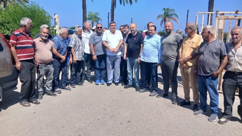 اتحاد نقابات العمال والمستخدمين شمالا نفذ اعتصاما أمام بلدية الميناء إستنكارا للجرائم الإسرائيلية وطالب الدولة بتحمل مسؤولياتها والعمل دوليا لوقف العدوان