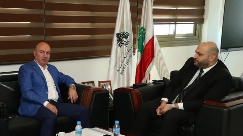 وزير الصحة يبحث مع بلدية القبيات تعزيز الخدمات الصحية وإعادة تفعيل المستوصف الحكومي