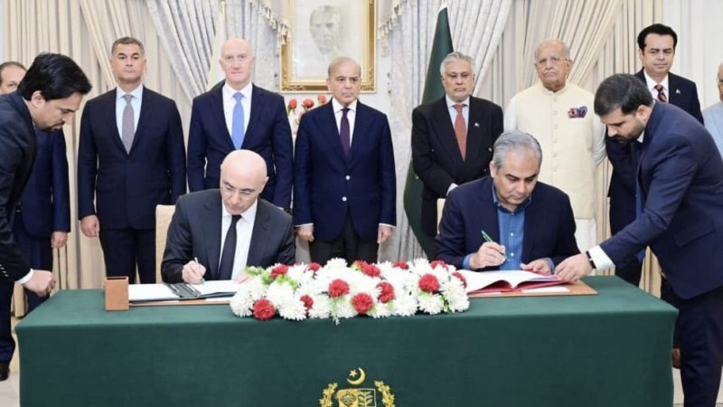 الحجار التقى رئيس الوزراء الباكستاني ووقّع مع نظيره مذكرة تفاهم في شأن تبادل السجناء