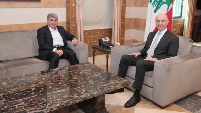 الحجار استقبل طليس واكد مواصلة ضبط مخالفات النقل البري والعمالة غير الشرعية في القطاع