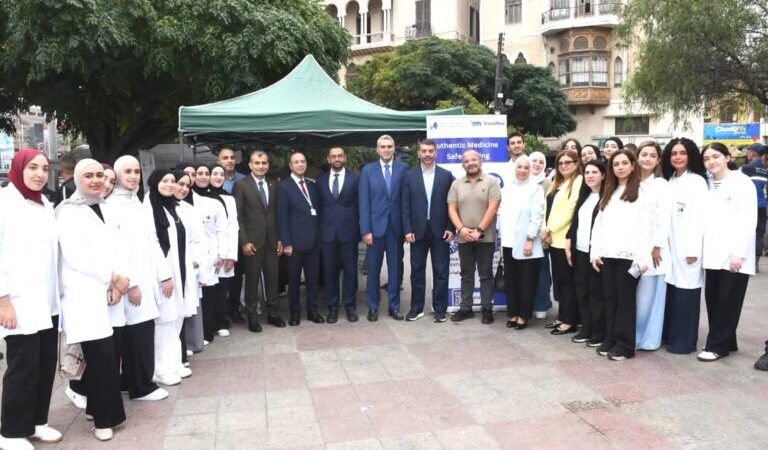 بلدية طرابلس تشارك في إحياء اليوم العالمي للصيادلة في ساحة التل
