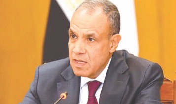 عبد العاطي بحث مع نظيرَيه السعودي والإماراتي بجهود احتواء الأزمة الإقليمية